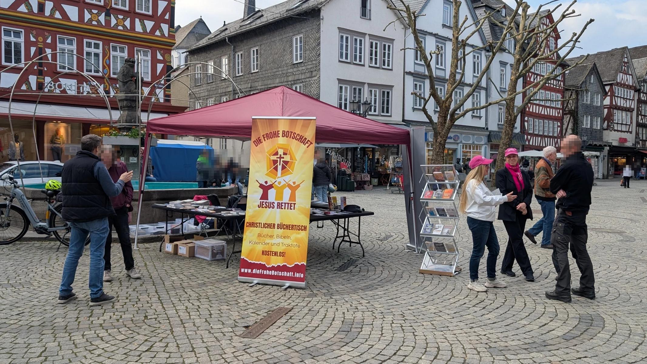 Büchertisch vom 20.03.2026 auf dem Marktplatz in Herborn
