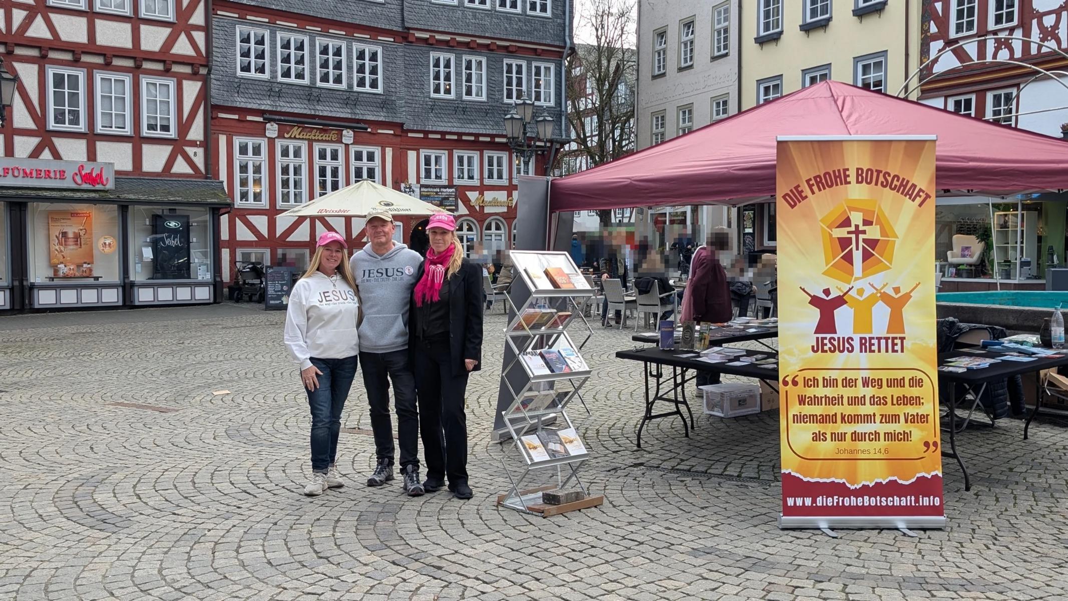 Büchertisch vom 20.03.2026 auf dem Marktplatz in Herborn